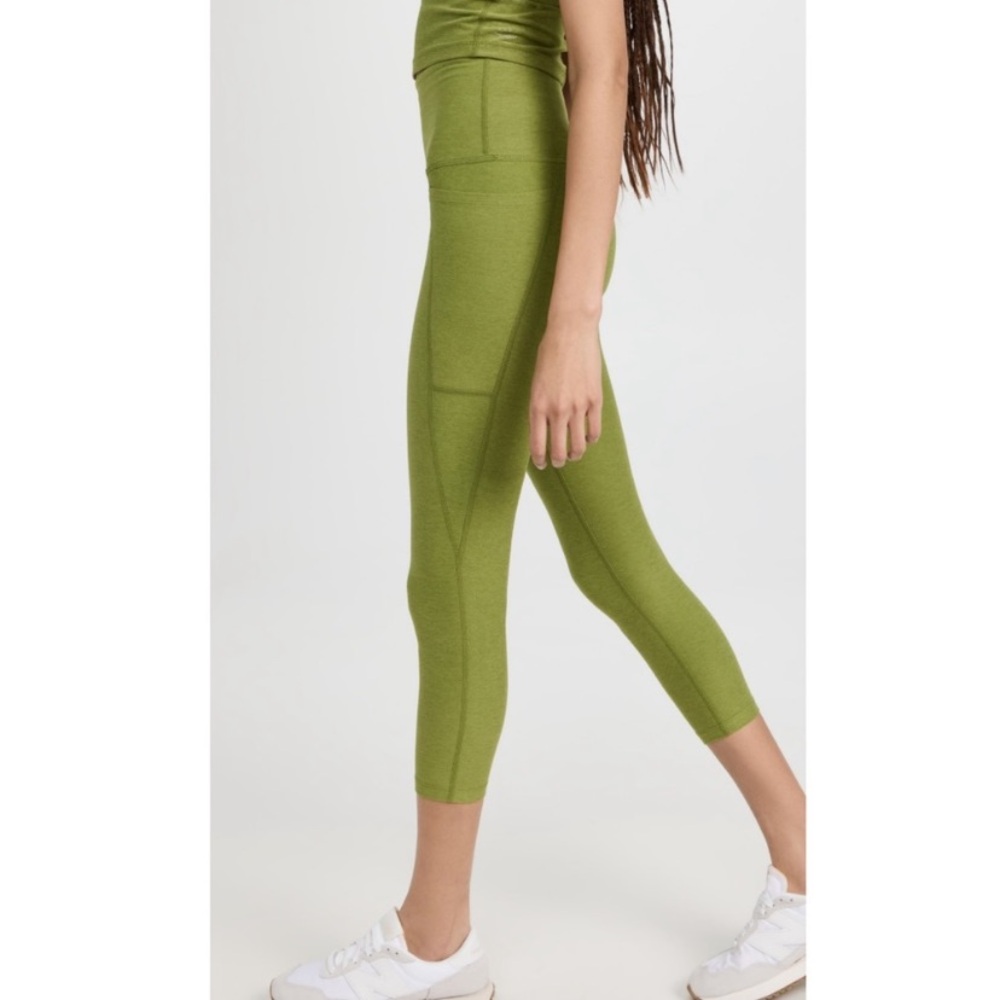 Beyond Yoga Spacedye Out Of Pocket High Waisted Capri Legging in Fern Green ~ S - Picture 2 of 9